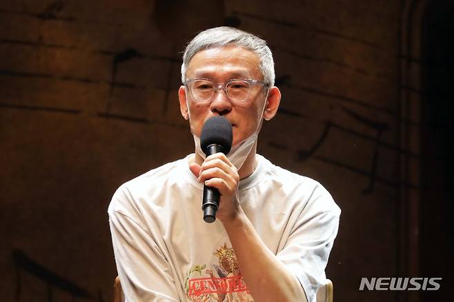 [서울=뉴시스] 박진희 기자 = 뮤지컬 '미인' 안무가 서병구가 23일 서울 종로구 예스24스테이지에서 기자간담회를 하고 있다. 2021.09.23. pak7130@newsis.com