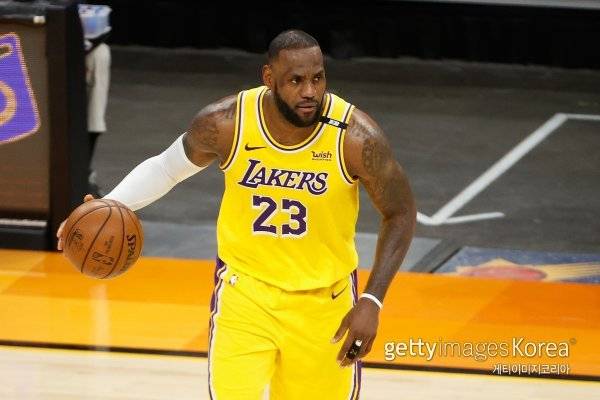 2021∼2022시즌 이적시장의 핵으로 떠오른 LA레이커스. 현역 최고스타인 르브론 제임스(사진)가 속한 레이커스는 대대적인 팀 개편을 단행했다. 사진=게티이미지코리아