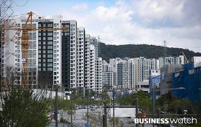 최근 개발 의혹에 대한 논란이 일고 있는 대장동 아파트 단지가 보이고 있다. /사진=이명근 기자 qwe123@