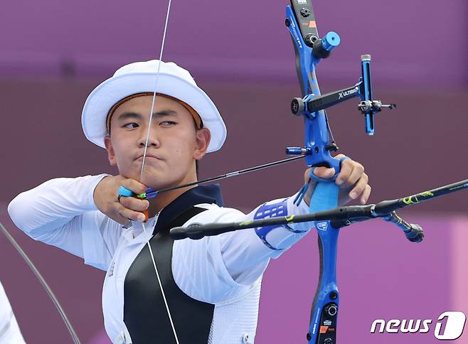 김제덕이 세계양궁선수권 개인 8강전에 올랐다.© News1 송원영 기자