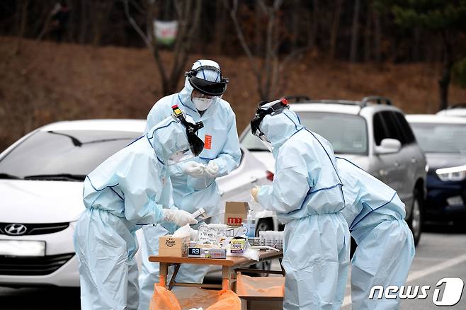 원주 코로나 검체 채취.(뉴스1 DB)