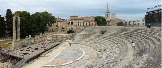 아를의 고대극장. [사진 Velvet on wikimedia commons]