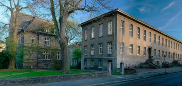 리만이 수학을 공부한 독일 괴팅겐대학교. 괴팅겐대학교는 리만의 스승인 카를 프리드리히 가우스와 더불어 펠릭스 클라인, 다비트 힐베르트 등 걸출한 수학자들이 거쳐갔다. 위키미디어 제공