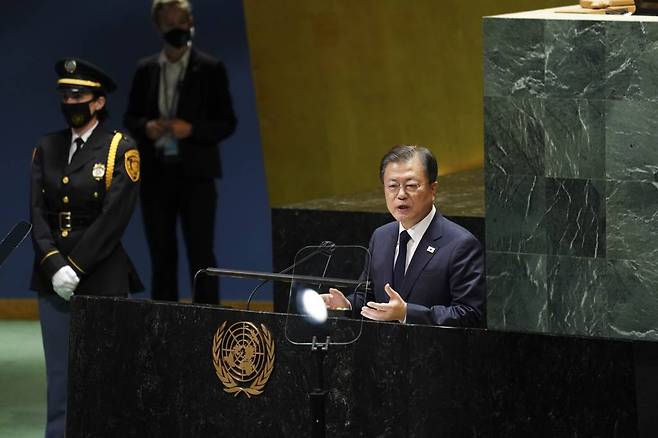 문재인 대통령이 21일(현지시간) 미국 뉴욕 유엔 총회장에서 기조연설을 하고 있다./사진=뉴욕=뉴시스