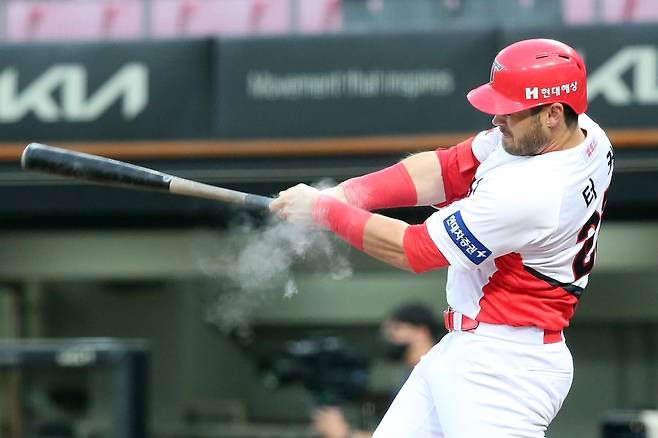 2루타로 선제 타점 올린 KIA 터커 [KIA 타이거즈 제공. 재판매 및 DB 금지]