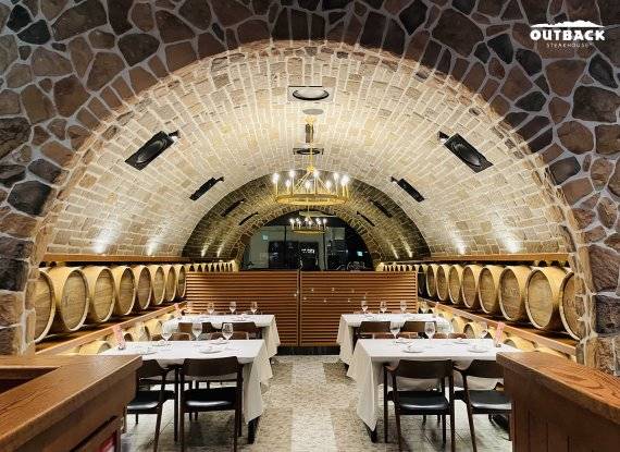 아웃백의 8번째 와인 특화 매장인 '동탄 롯데점'