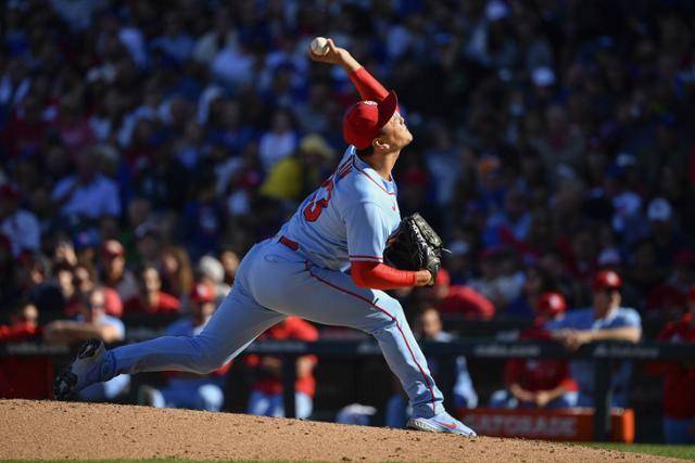 세인트루이스 김광현이 26일 미국 일리노리주 시카고의 리글리필드에서 열린 시카고 컵스와 원정 경기에서 6회 마운드에 올라 역투하고 있다. 시카고=AFP 연합뉴스