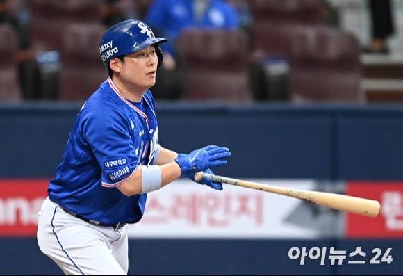 삼성 라이온즈 이원석은 26일 열린 NC 다이노스와 홈 경기에서 승리 주역이 됐다. 그는 9회말 끝내기 안타를 쳤고 삼성은 NC에 1-0으로 이겼다. [사진=김성진 기자]