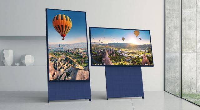 가로와 세로로 회전하는 삼성전자 ‘더 세로’ 제품 모습. 삼성전자 제공