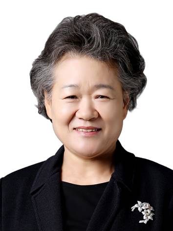 관광진흥유공자로 은탑산업훈장을 수훈한 박춘희 소노인터내셔널 회장