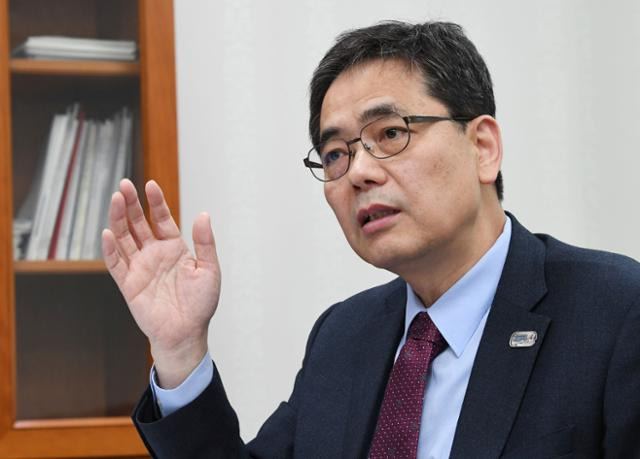 화천대유 직원이었던 아들의 50억 원 퇴직금 논란에 휩싸인 곽상도 국민의힘 의원. 한국일보 자료사진