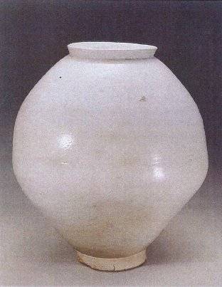 국보 262호 백자 달항아리(높이 49㎝). [사진 문화재청]