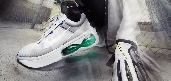 나이키가 신종 코로나바이러스 감염증(코로나19) 여파로 생산 차질 이슈가 불거지면서 주가가 급락했다. /사진=나이키