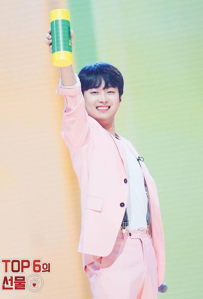 이찬원, 딱풀 같이 귀여운 연하의 남자..女心 '무한공략'