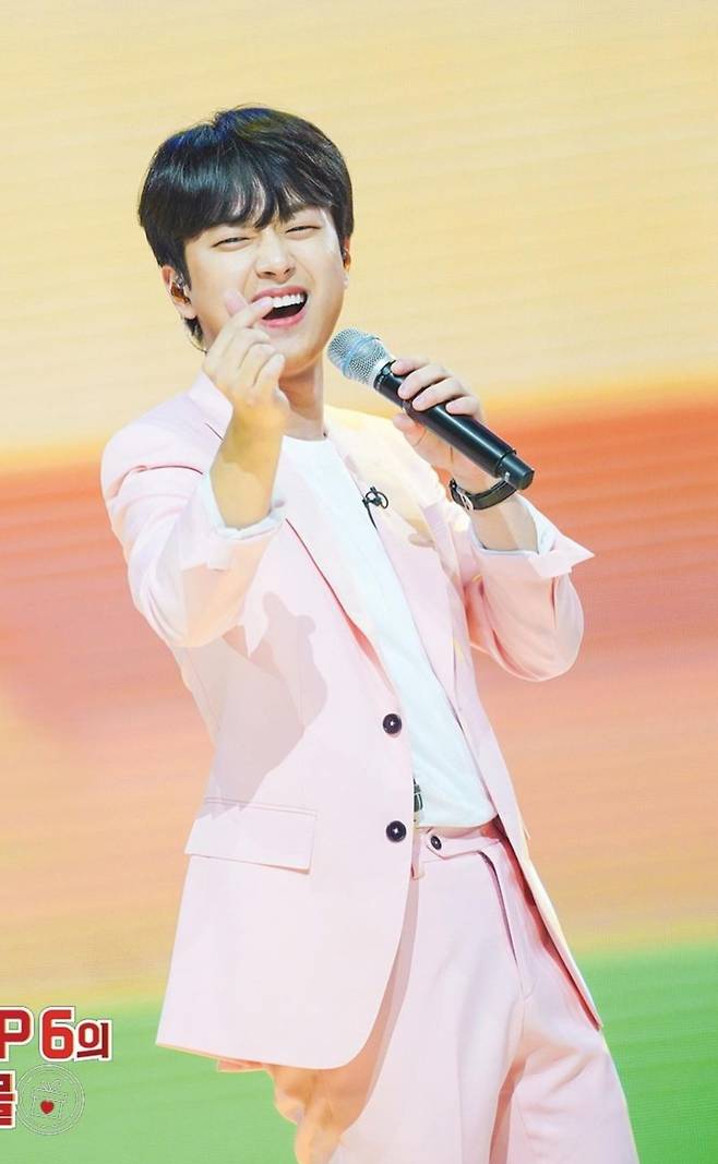 이찬원, 딱풀 같이 귀여운 연하의 남자..女心 '무한공략'