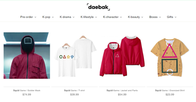 외국인을 겨냥한 한국상품 역직구 사이트 대박(daebak)은 오징어게임을 테마로 마스크, 티셔츠, 트레이닝복 등을 판매하고 있다. 대박 사이트 캡처