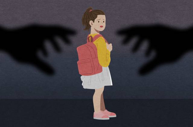 대낮에 놀이터에서 놀던 8살 어린이 목에 흉기를 들이댄 40대가 경찰에 붙잡혔다./이미지투데이