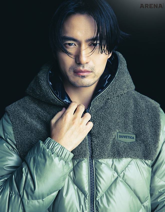 플리스 소재가 믹스된 쇼트 다운 점퍼 1백5만원 듀베티카 제품.