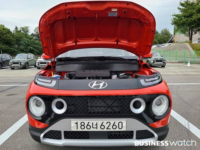 보닛을 연 캐스퍼 / 사진 = 안준형 기자