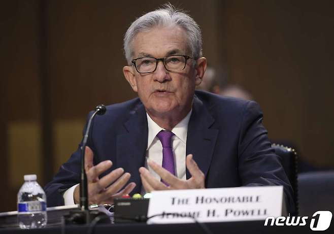 제롬 파월 미국 연방준비제도 의장이 28일(현지시간) 워싱턴 의사당 상원 금융위원회 청문회에 출석을 하고 있다. © AFP=뉴스1 © News1 우동명 기자