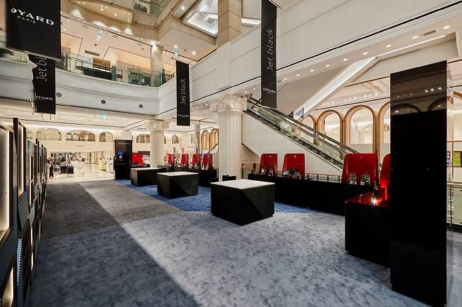 신세계 강남점 1층 메종 고야드 팝업 매장