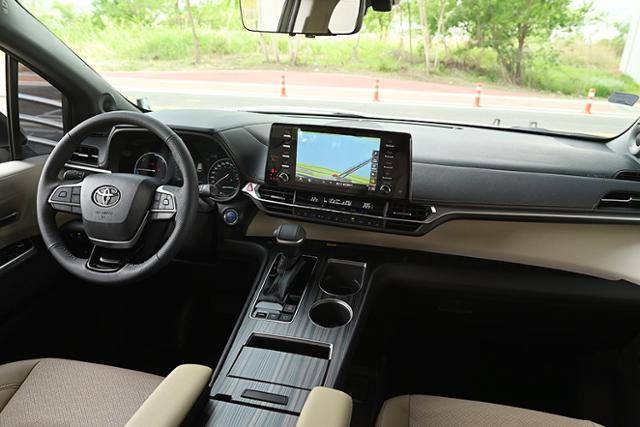 토요타 시에나 하이브리드 & 혼다 오딧세이 비교 시승기