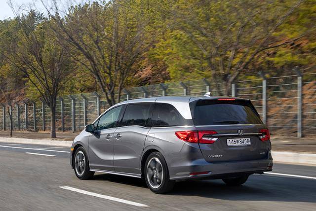 토요타 시에나 하이브리드 & 혼다 오딧세이 비교 시승기
