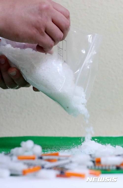 340억원 규모의 마약을 집 안에 보관한 30대 여성이 경찰에 체포됐다.  [사진=뉴시스]