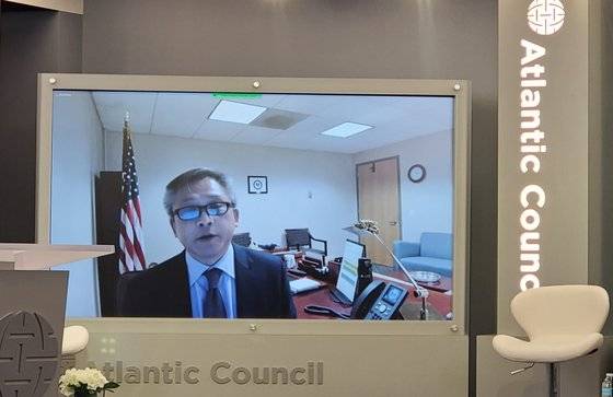 킨 모이 미 국무부 동아태 담당 수석부차관보가 28일(현지시간) 한국국제교류재단과 애틀랜틱카운슬이 공동 주최한 연례포럼에서 기조연설을 하고 있다. [워싱턴=박현영 특파원]