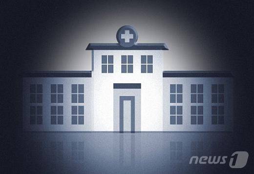 보험사들이 보험금 삭감 수단으로 지적 받아왔던 의료자문제도 개선에 들어갔다. 금융당국은 지난 5월 의료자문위원회 설치를 보험사들에게 지시, 보험사들은 위원회 설치 후 별도 협의체까지 구성했다./그래픽=뉴스1