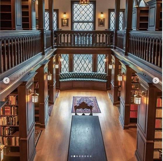 뉴욕 명물 '미스터리 서점'을 운영하는 오토 펜즐러의 켄트 집. 서가에 가장 많은 공을 들였다. 사진 인스타그램 캡처