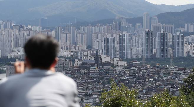 서울 중구 남산에서 바라본 용산·강남 지역 아파트. [연합]