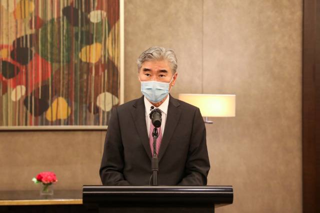 성김 미국 대북특별대표가 30일 인도네시아에서 한미 북핵수석협의를 마치고 기자회견을 하고 있다. /사진제공=외교부