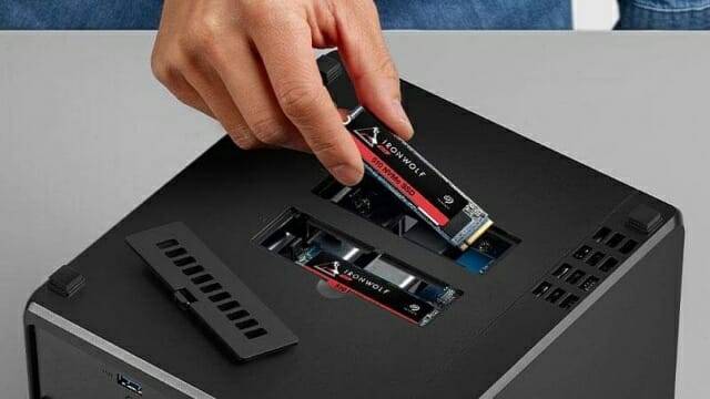 고성능 SSD는 NVMe SSD를 쓰기/읽기 캐싱용으로 활용한다. (사진=씨게이트)
