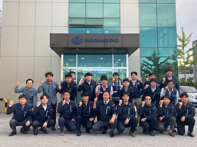 지난달 14일 대전 유성구 한양이엔지 대전사업장에서 소속 직원들을 만났다. 대전=고재원 기자 jawon1212@donga.com