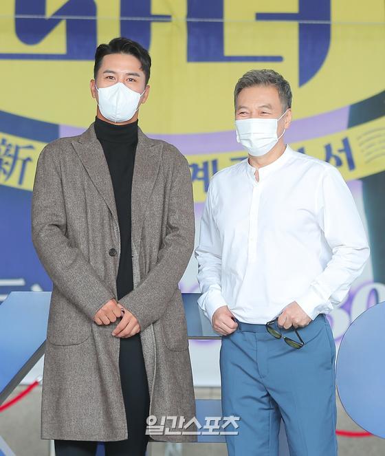 Actor Kim Kap-soo and singer Jang Min-Ho pose at the presentation of The Last Godfather at KBS Broadcasting Station in Yeouido, Seoul on the morning of the 1st.The Last Godfather is a program that re-Lights the relationship between Koreas Wealthy (child) through the <National Father> star who is still looking for the answer of life with the <National Father> star who has carried modern and contemporary history.