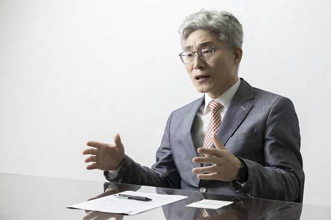 정창현 한국한의약진흥원장이 한의약을 통한 국민 건강 증진 및 국가경제 기여 방안에 대해 설명하고 있다. 한국한의약진흥원 제공