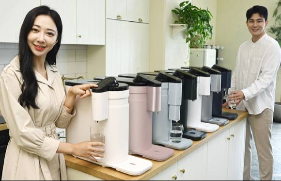 고온살균 기능이 적용된 LG전자 퓨리케어 상하좌우 정수기 신제품 [사진=LG전자]