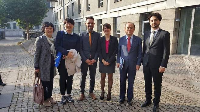 덴마크에서 열린 국제회의 참석 당시