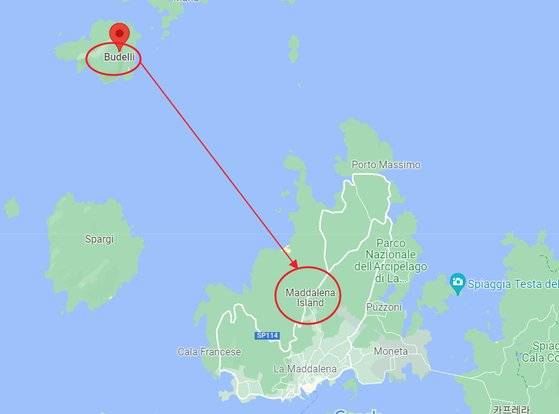 가족들이 있는 이탈리아 북부 모데나시 대신 인근 마델라나 섬에 정착했다. [구글 캡처]