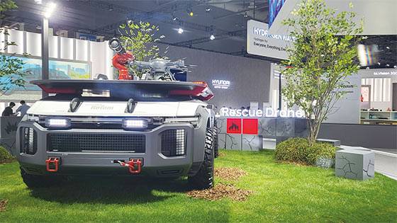 수소는 자율주행차 기술과 협업해 ‘드론’으로도 활용이 가능하다. 사진은 현대차그룹의 구조용 드론.