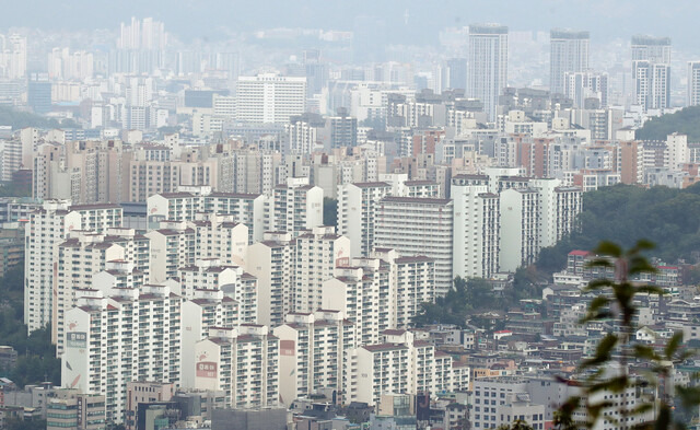 4일 서울 남산에서 바라본 중구, 성동구 아파트. 연합뉴스