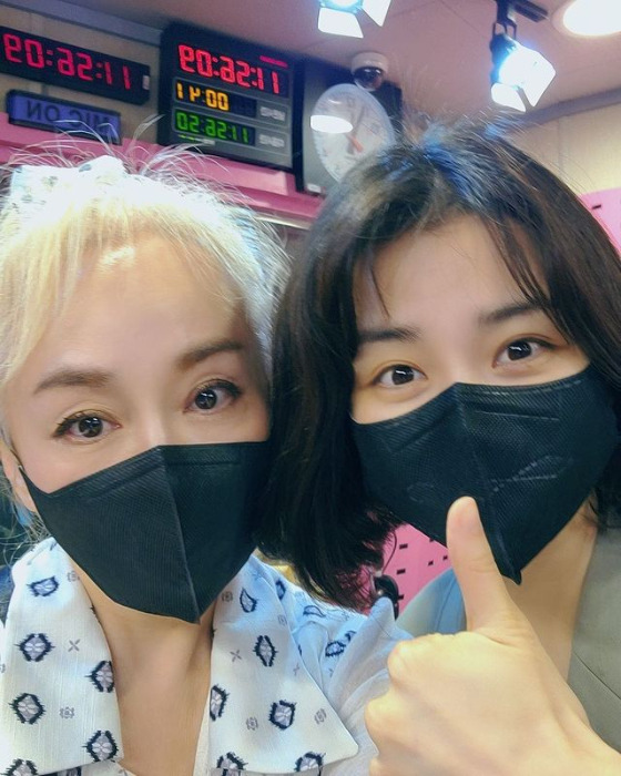 박해미, 박하선 /사진=SBS 파워FM '박하선의 씨네타운' 공식 SNS