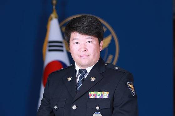 울산경찰청은 북부서 농소1파출소 김영경 경위가 톱(Top) 폴리스(으뜸 경찰관)으로 뽑혔다고 5일 밝혔다. [사진 울산경찰청]