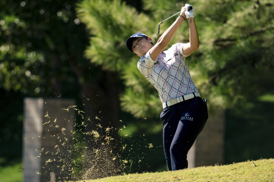 Park Sung-hyun swings for her second shot on the sixth hole during the second round of the Walmart NW Arkansas Championship at Pinnacle Country Club in Rogers, Arkansas on Sept 25. [AFP/YONHAP]