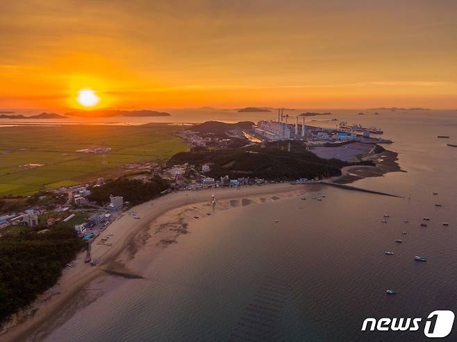 왜목마을 일몰© 뉴스1