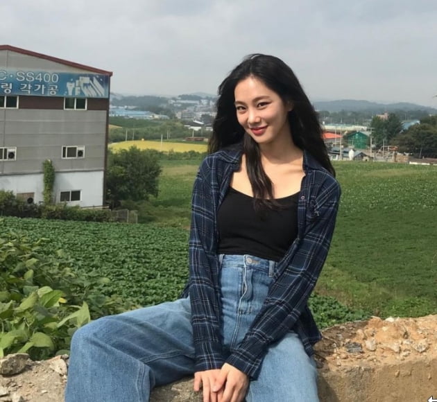 Actor Han Ji-eun has focused attention on her watery beauty.Han Ji-eun posted a photo of himself on his Instagram account on Friday, with a comfortable attire, Han Ji-eun, eye-catching with the autumn sky.Han Ji-eun gazed at the camera and showed a bright smile, and stared at a faraway place.Han Ji-euns standout beauty has drawn attention as she poses free.Han Ji-eun is currently working on filming TVNs new gilt drama Bad Anne Crazy, which is about to air.Bad Anne Crazy is a personality recovery hero Drama who meets a competent but bad guy who is justified crazy guy K.The production team of Worseful Rumors announces the birth of the hero that was most needed in our time, and it is expected to shoot the house theater with unique setting and pleasant action, following the previous work with The warmest and most neighborly hero.Han Ji-eun is a police officer at the municipal police agency and a former girlfriend of the order.Hee-gum is a 100% Detective passion index that applied to the drug Susa system to enjoy the joy of the bad guys.Han Ji-eun, who took a picture of viewers eyes through Drama Dae Intern, predicts the emergence of a tension-inducing person through a unique Detective play that runs for Susa.Bad Anne Crazy is the second Korean original work of the global streaming platform iQIYI (Aichii), which will be released overseas through the Aichi website or mobile app.