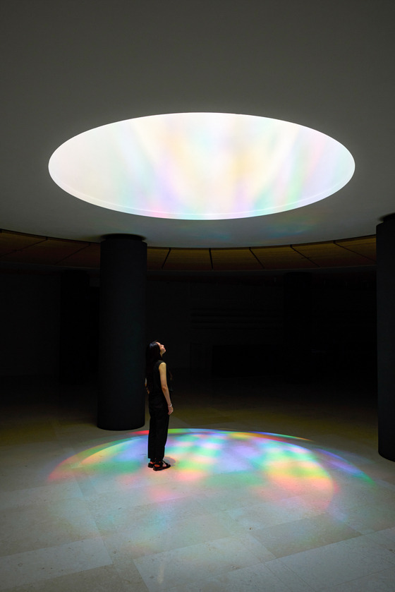 Korean artist Kimsooja's ″To Breathe, 2021″ is installed on the ceiling of the rotunda of the renovated Leeum Museum of Art, which will reopen on Friday. [KIMSOOJA STUDIO]