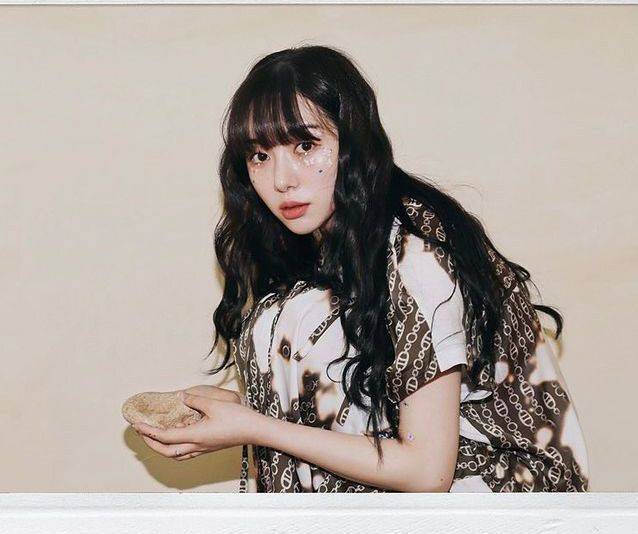 그룹 AOA 출신 권민아의 정치적 발언이 논란이다. 권민아 SNS 캡처