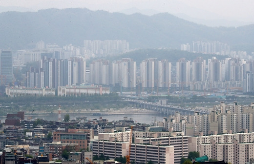 한국부동산원에 따르면 10월 첫째 주(지난 4일 기준) 서울 아파트 매매수급지수는 102.8로 전주 102.9보다 0.1포인트 줄었다. /사진=뉴시스